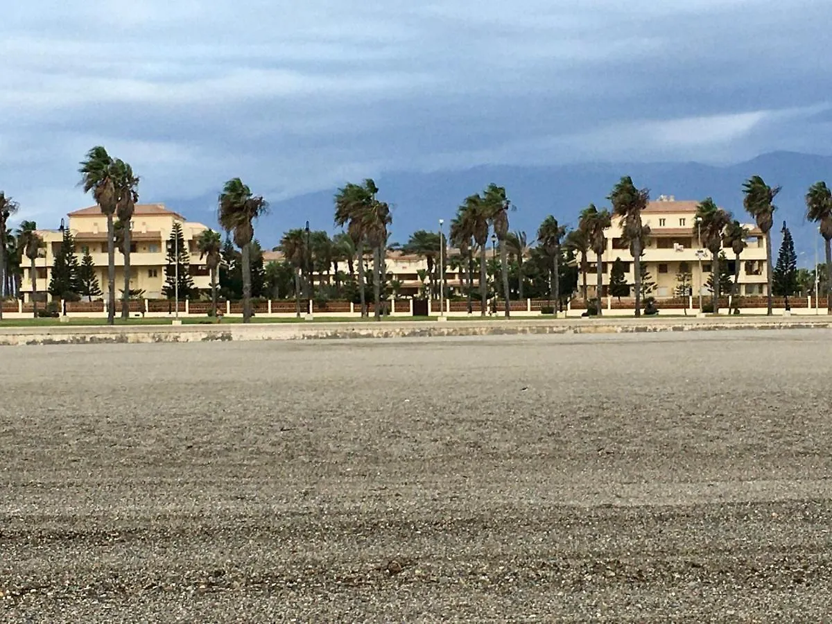 Villa Romana planta baja, cómodo y tranquilo, junto a la playa y la reserva natural Roquetas de Mar Apartamento